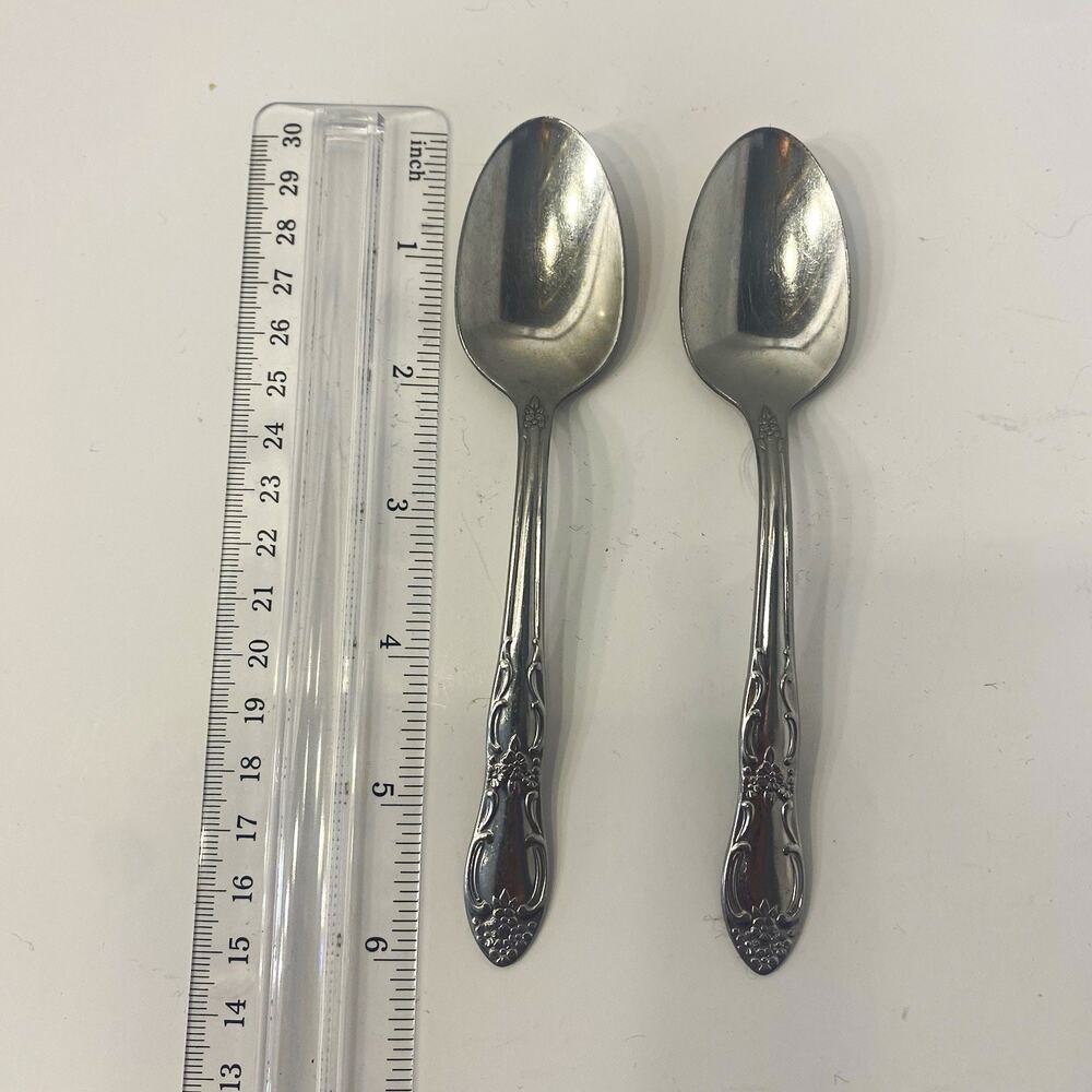 Oneida Oneidacraft Venus Teaspoons Set of 2 Vintage Stainless Floral Scroll